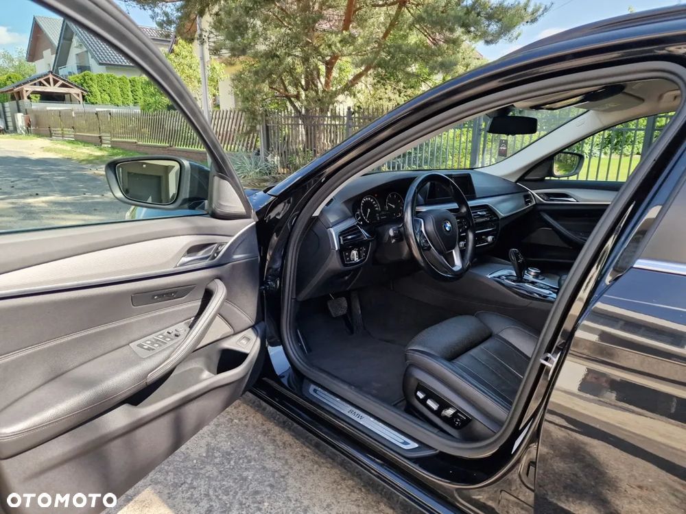 BMW Seria 5 530d Sport Line - 11