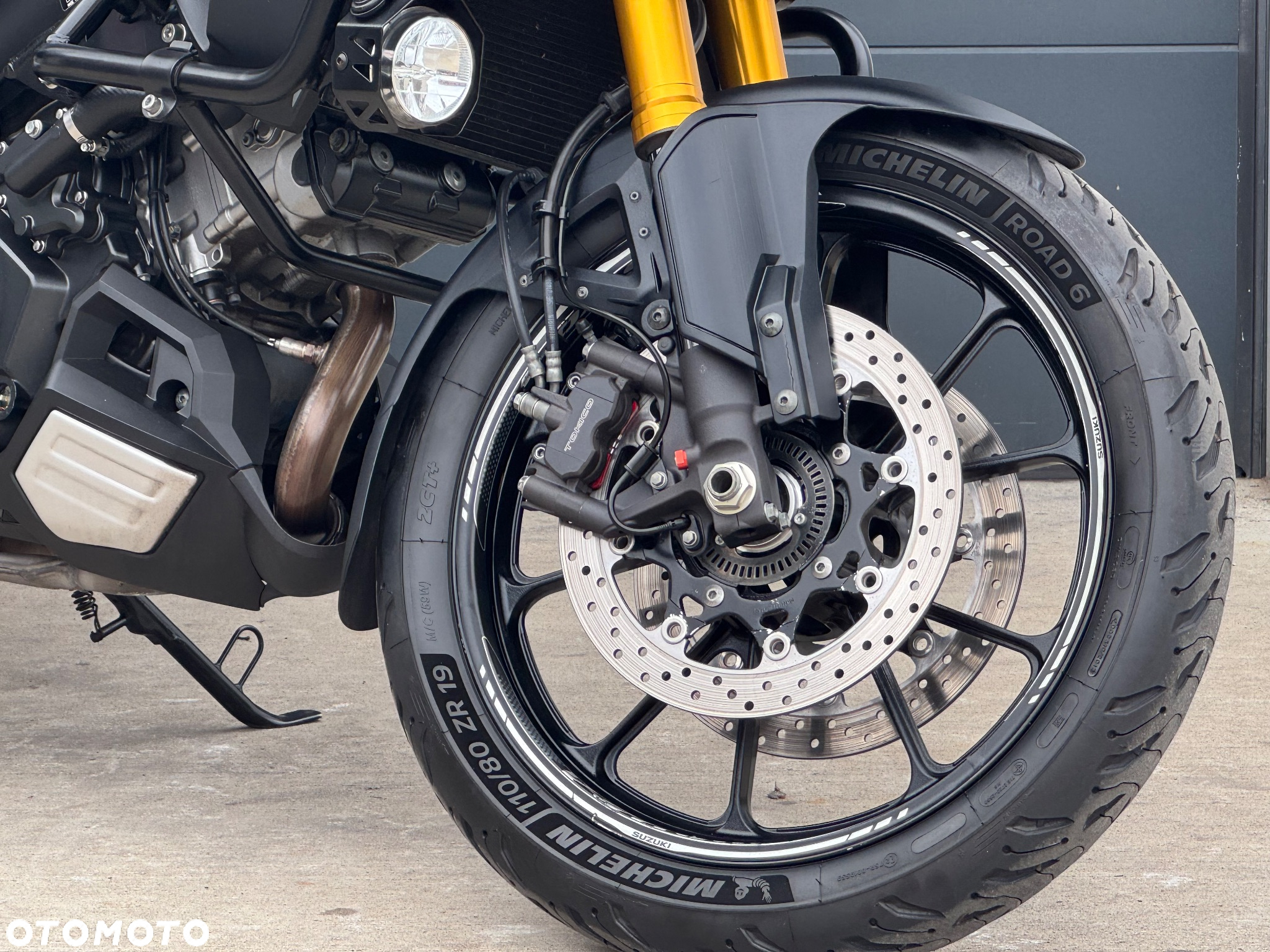 Suzuki V-STROM - 4