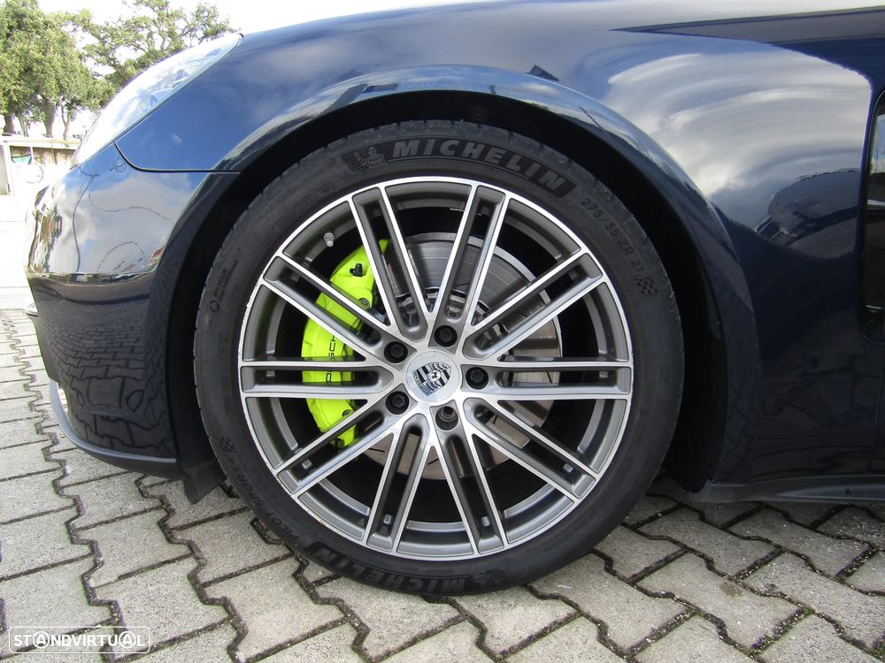 Porsche Panamera Sport Turismo 4 E-Hybrid - 4