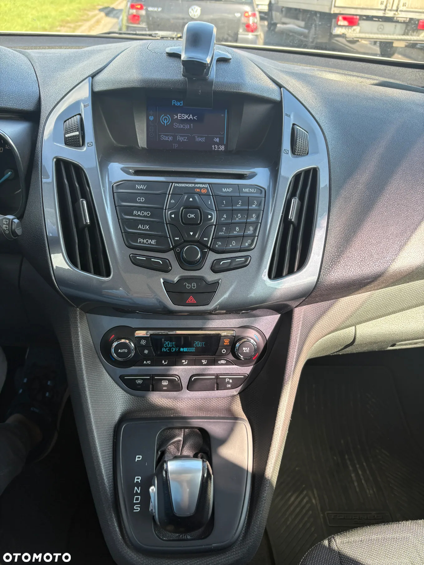 Ford Tourneo Connect ver-1-6-ecoboost-titanium - 14