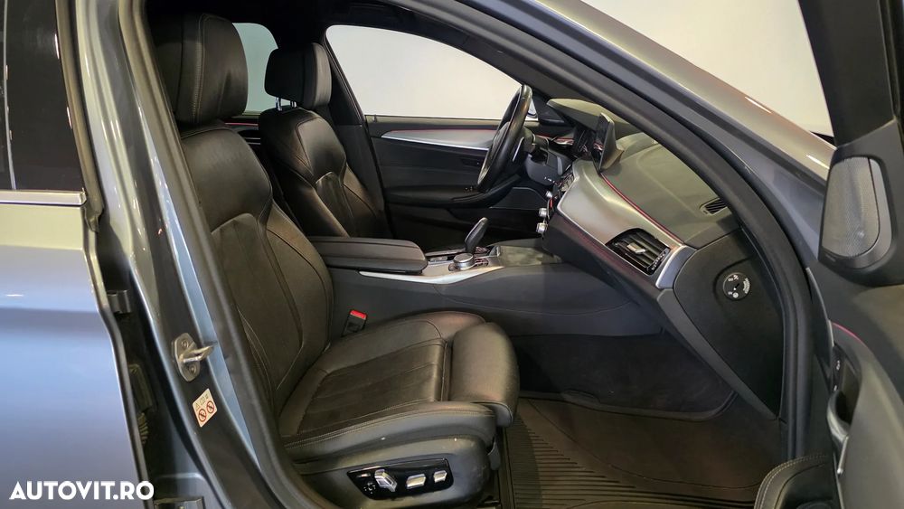 BMW Seria 5 540i xDrive AT - 12