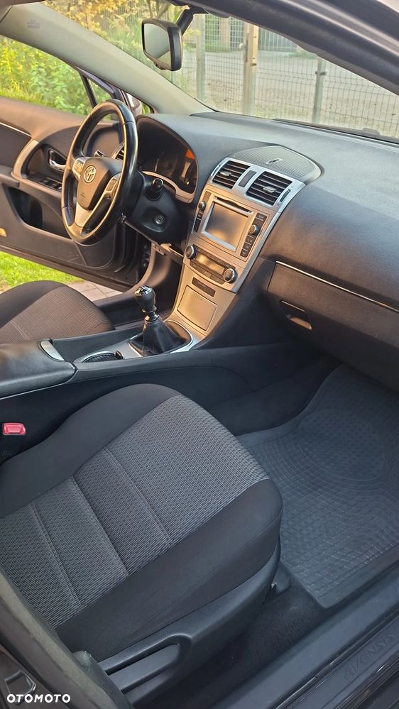 Toyota Avensis 2.0 D-4D Premium - 9