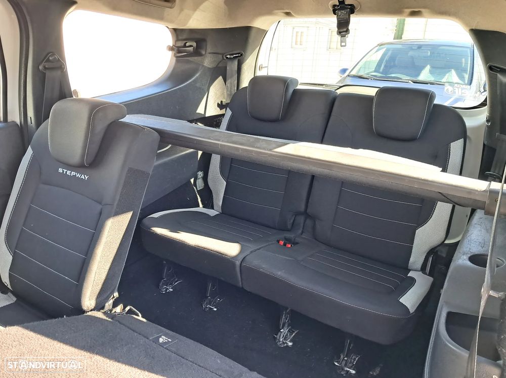 Dacia Lodgy 1.5 dCi Stepway 7L - 9