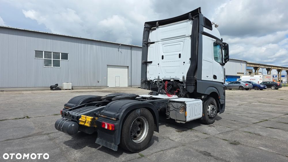 Mercedes-Benz Actros - 3