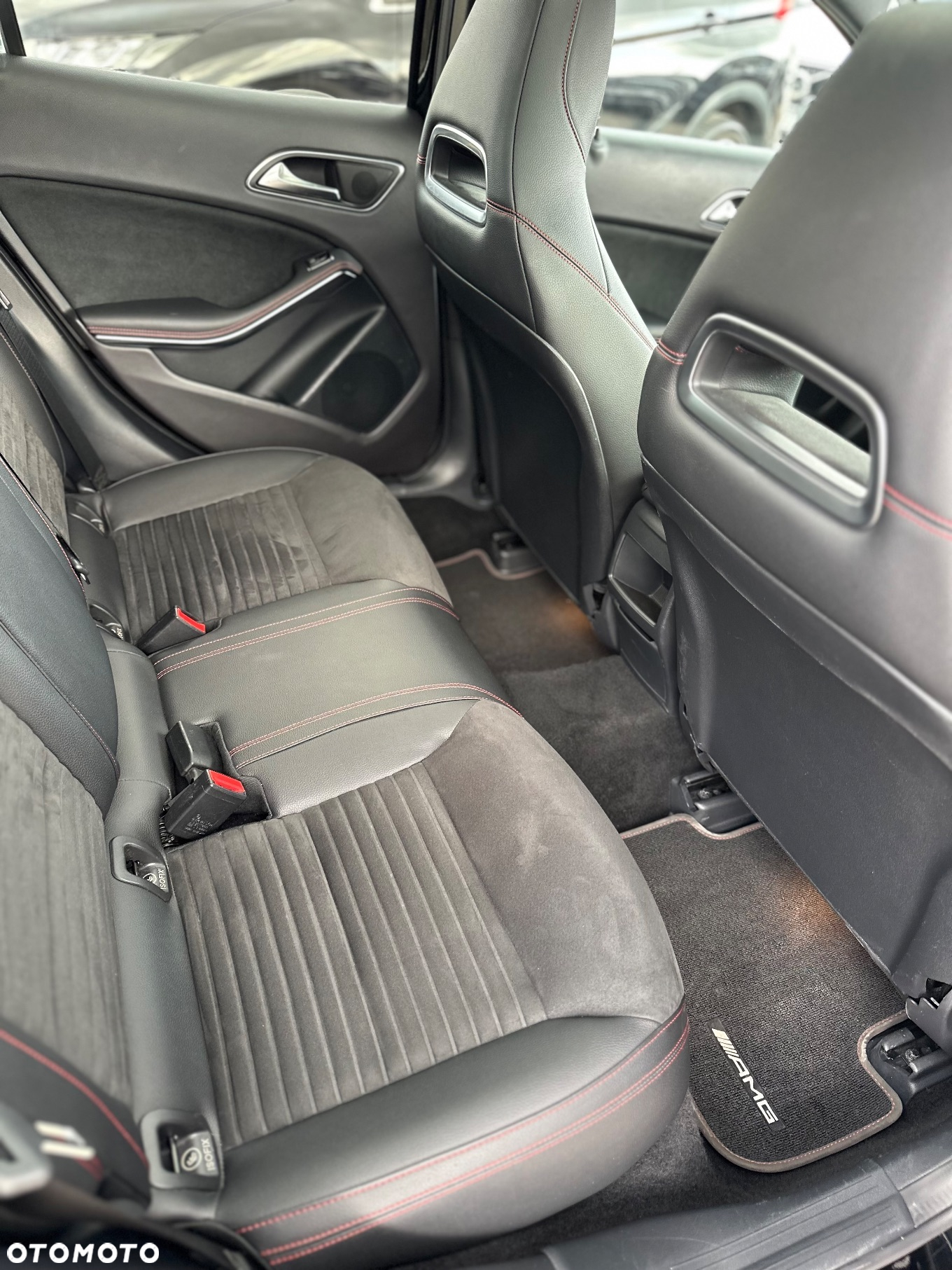 Mercedes-Benz GLA 180 7G-DCT AMG Line - 8