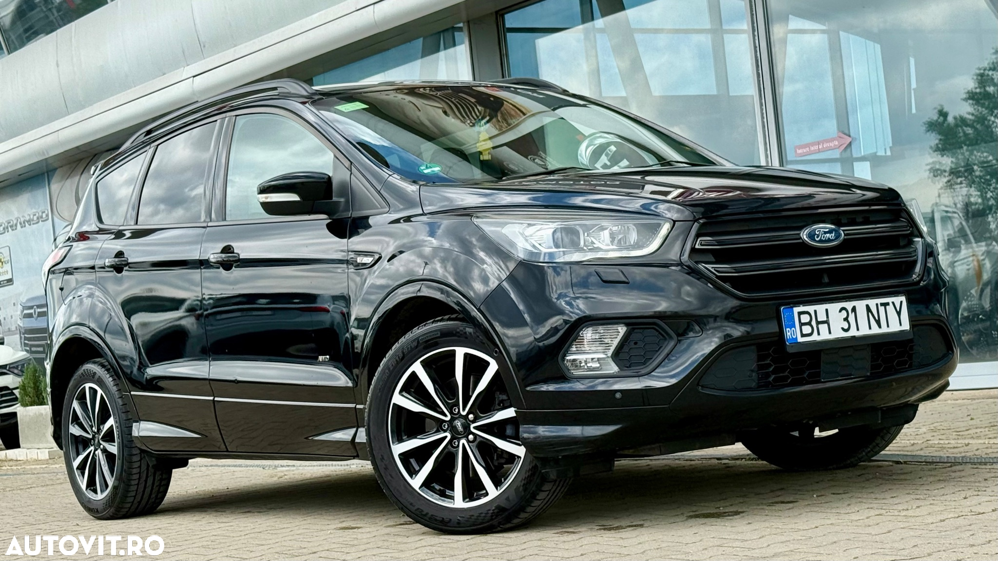 Ford Kuga 2.0 TDCi 4WD Powershift ST-Line - 24