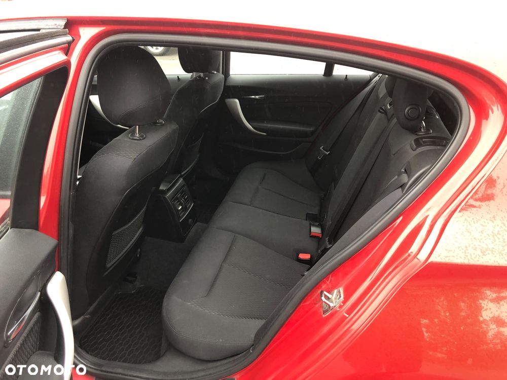 BMW Seria 1 116i - 10