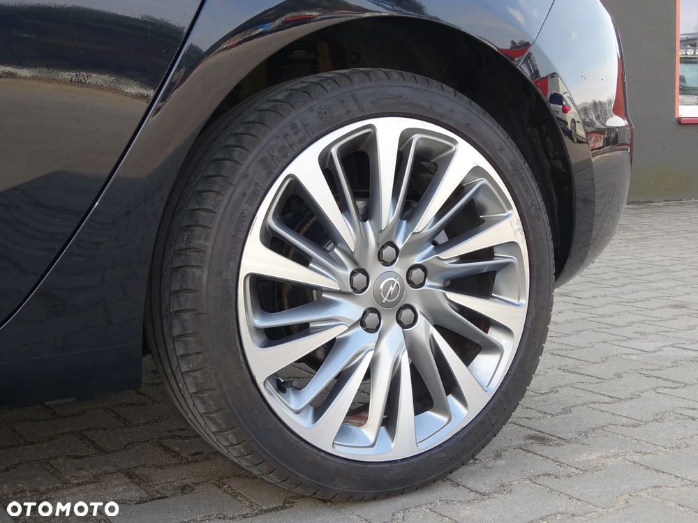 Opel Astra 1.4 T Dynamic S&S - 9