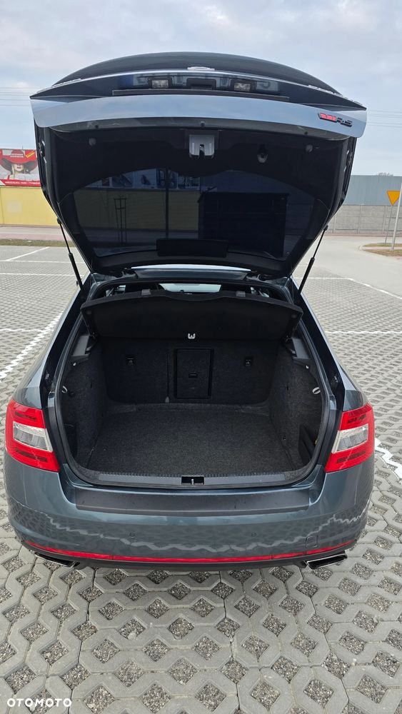 Skoda Octavia 2.0 TSI RS - 11