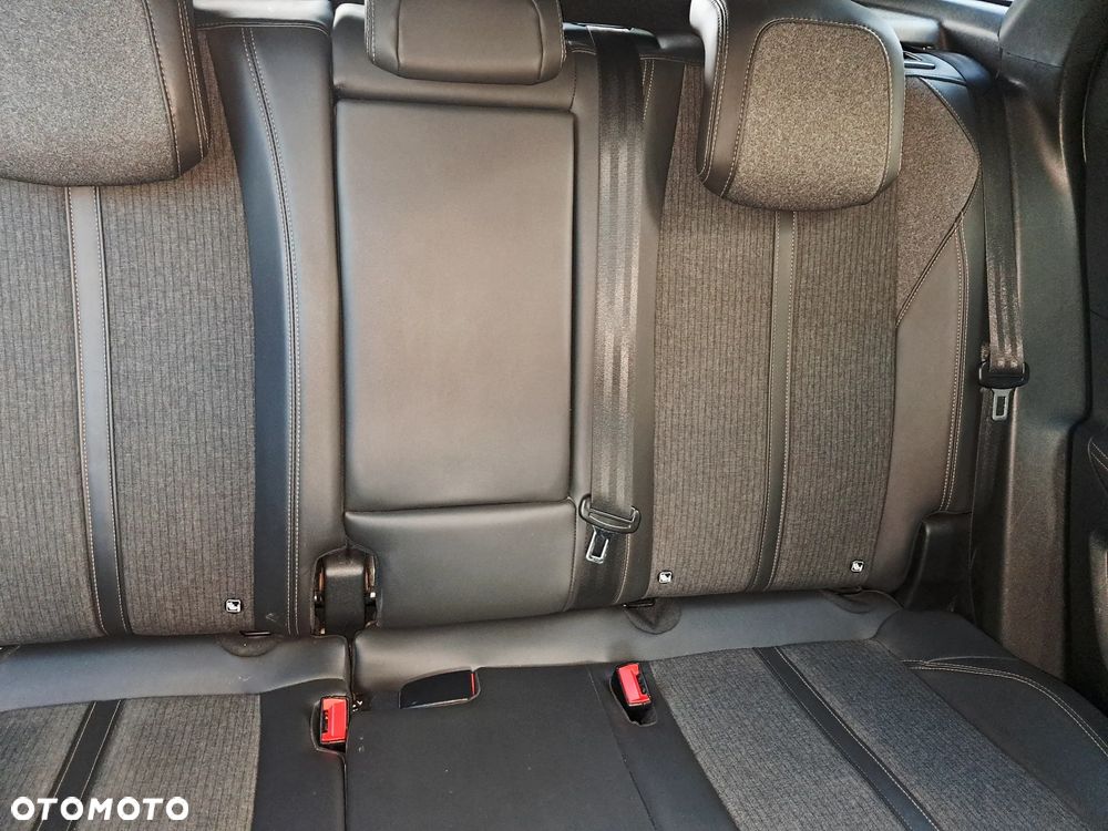 Peugeot 3008 1.6 BlueHDi Allure S&S EAT6 - 11