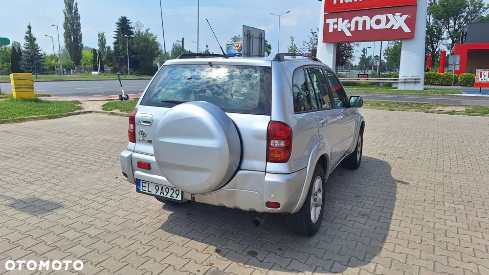 Toyota RAV4 2.0 VVT-i 4x4 - 4