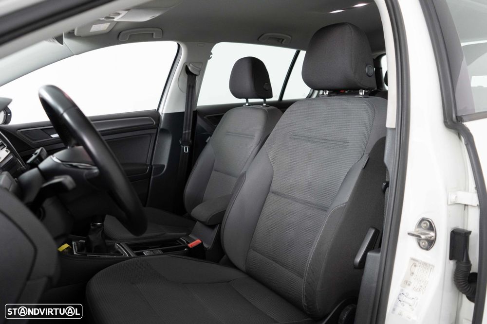 VW Golf 1.0 TSI Confortline - 8