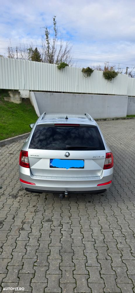 Skoda Octavia Combi Diesel 2.0 TDI Style - 9