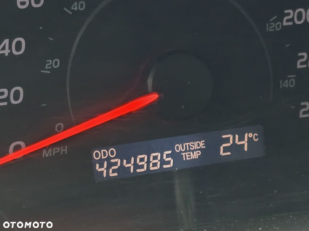 Toyota Camry - 27