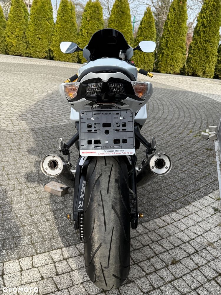 Suzuki GSX-R - 17