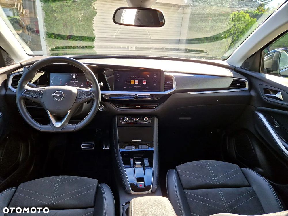 Opel Grandland 1.2 T Business Edition S&S - 24