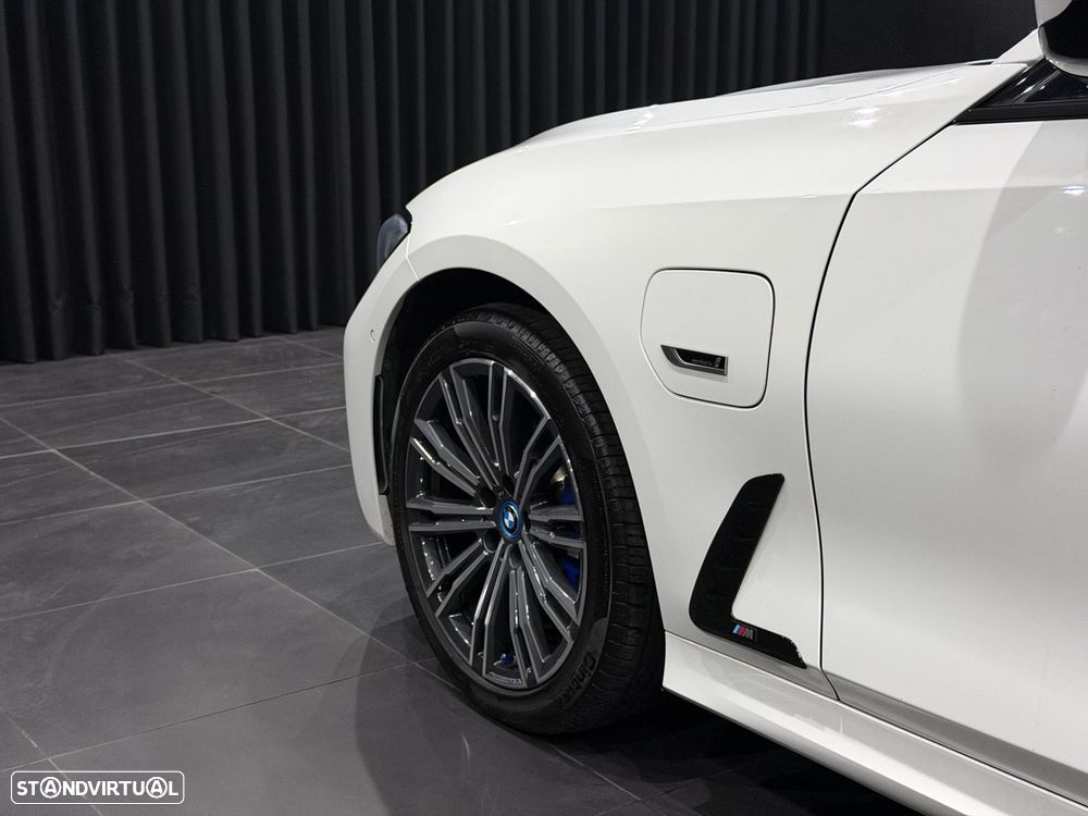 BMW 330 e Pack M Auto - 12