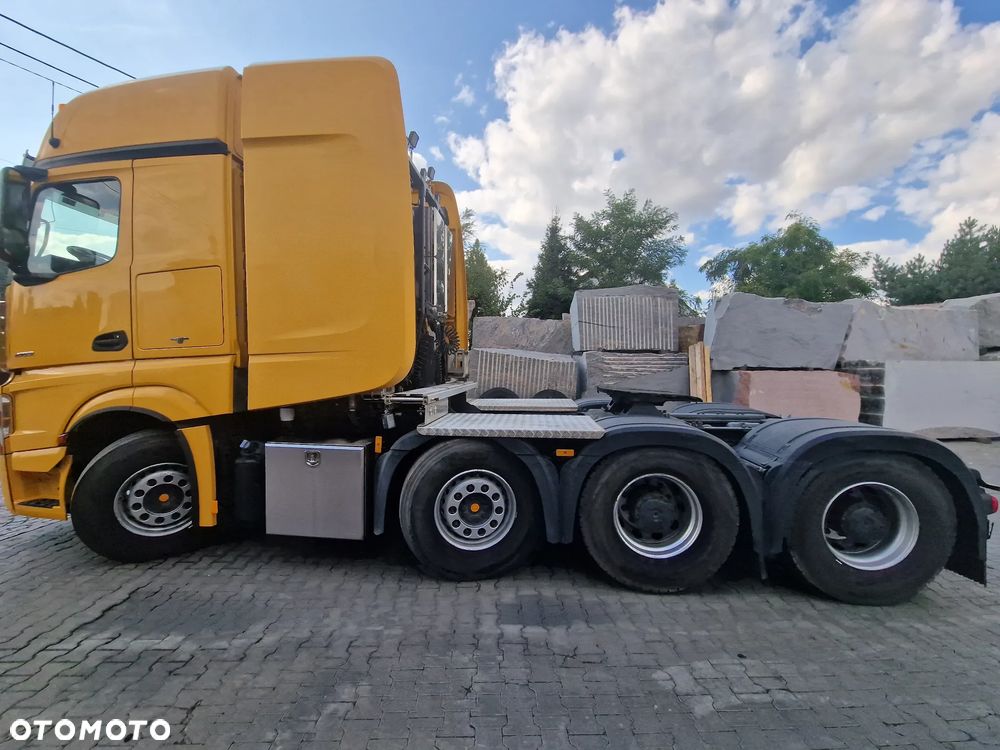 Mercedes-Benz Actros - 12