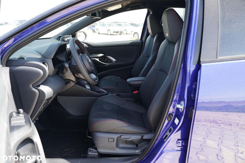 Toyota Yaris Hybrid 1.5 GR Sport - 11