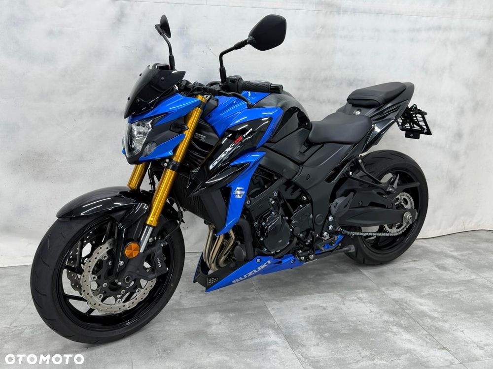 Suzuki GSX - 21