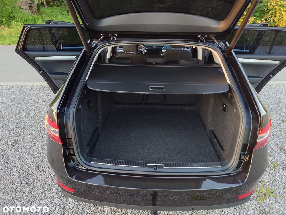 Skoda Superb 2.0 TDI Ambition - 16