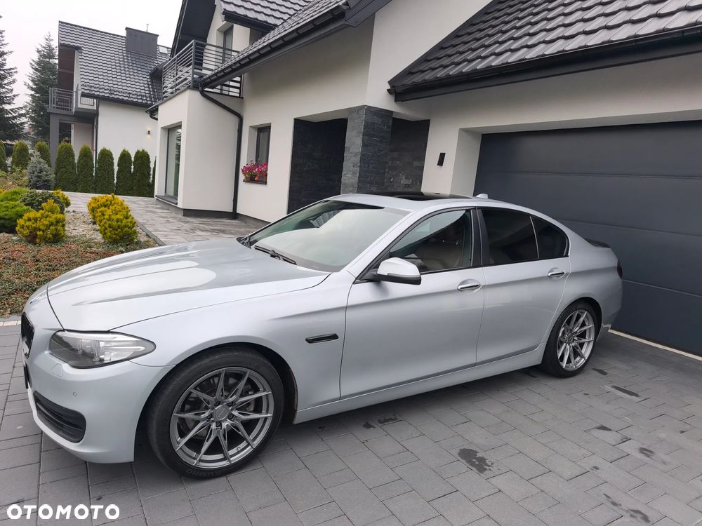 BMW Seria 5 520d Luxury Line - 2