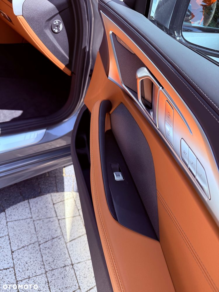 BMW Seria 8 - 26