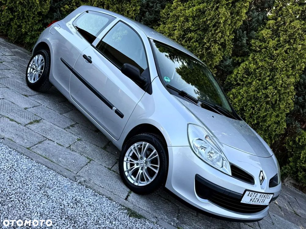 Renault Clio - 2