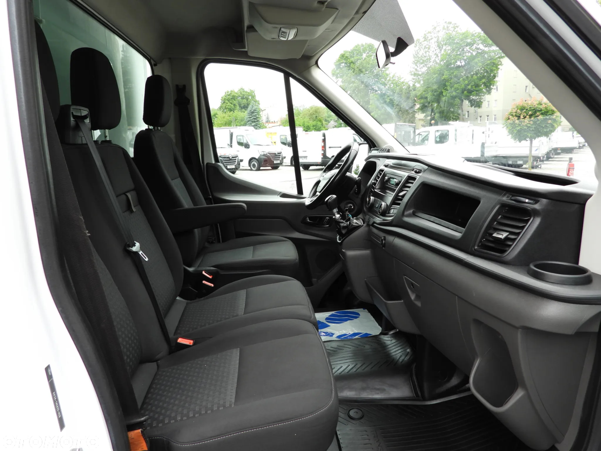 Ford TRANSIT KONTENER / CHŁODNIA 5*C / TEMPOMAT LEDY BLIŹNIACZE KOŁA KLIMATYZACJA 130KM [ U89312 ] - 37