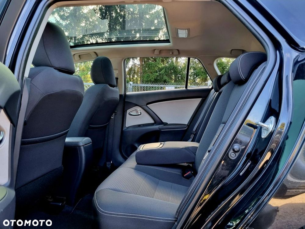 Toyota Avensis 2.0 D-4D Premium - 10