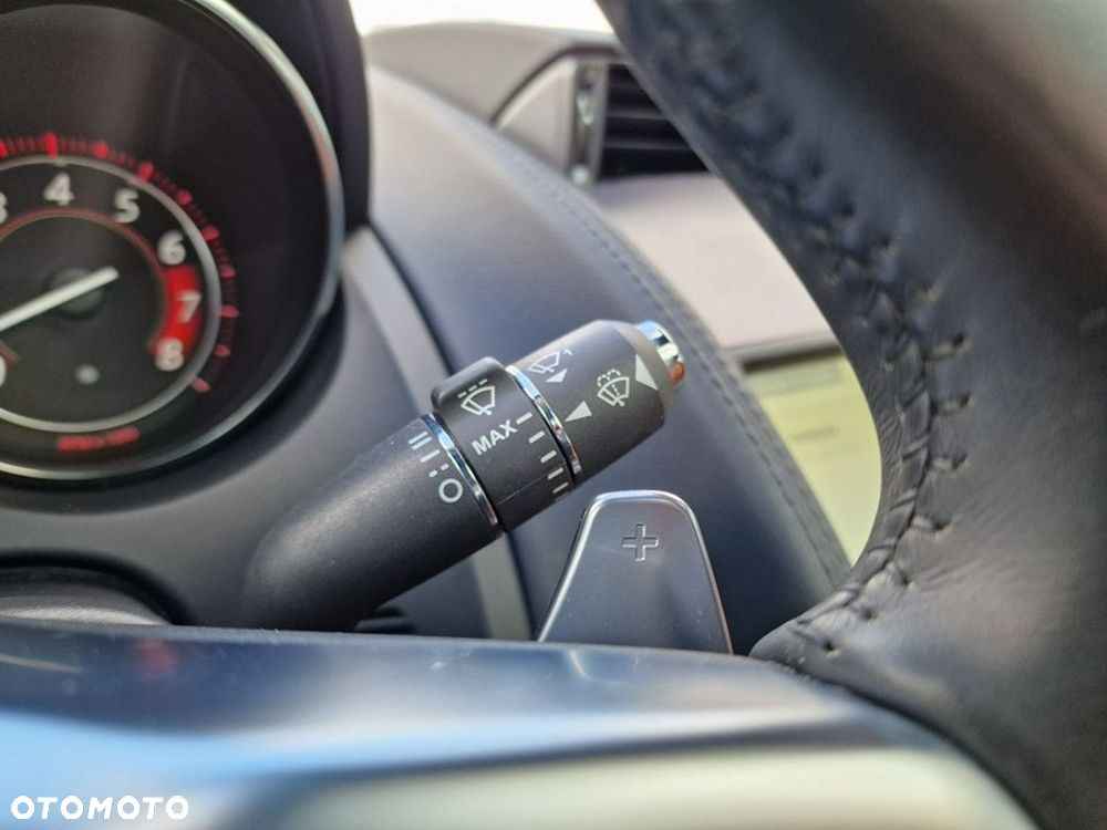 Jaguar F-Type 2.0 Turbo Chequered Flag - 16