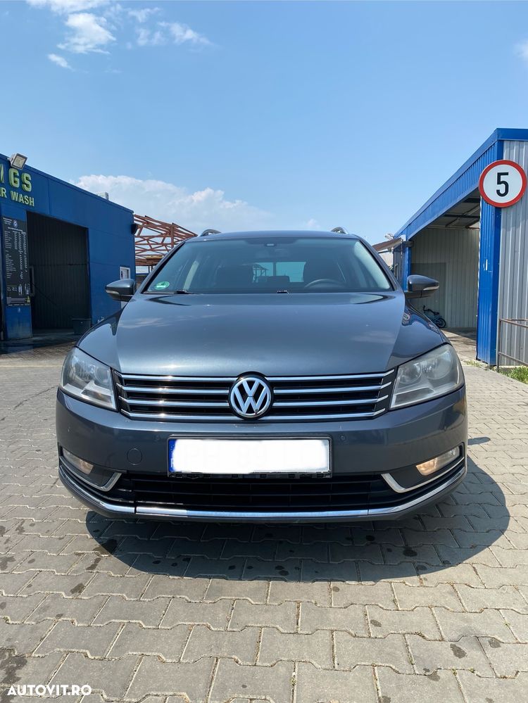 Volkswagen Passat - 1