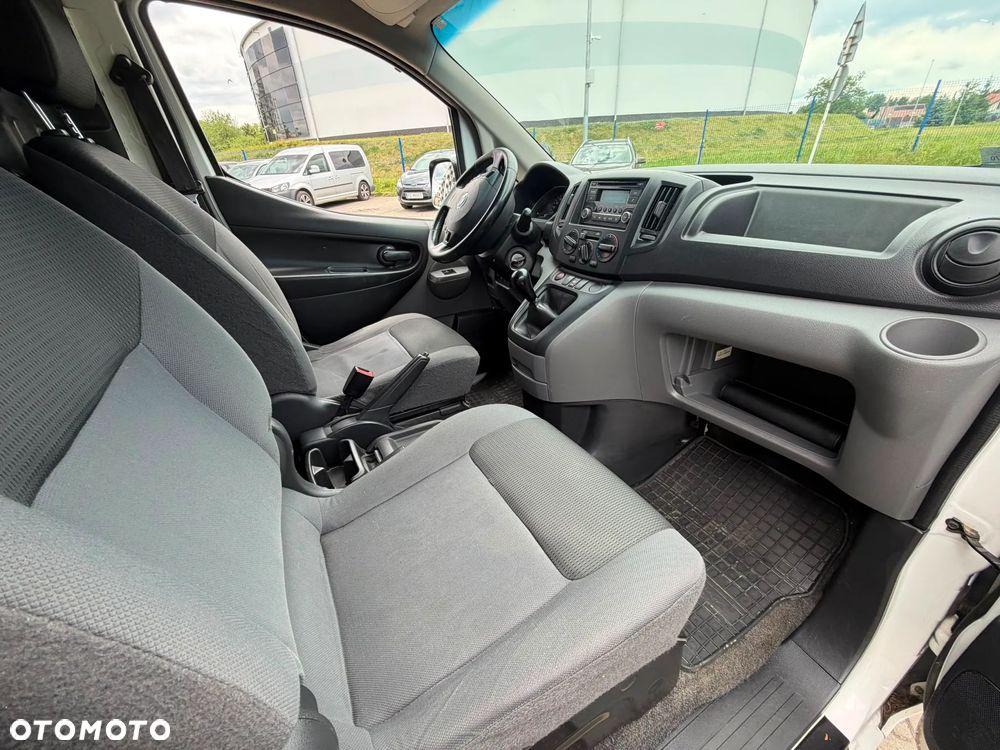 Nissan NV 200 - 25