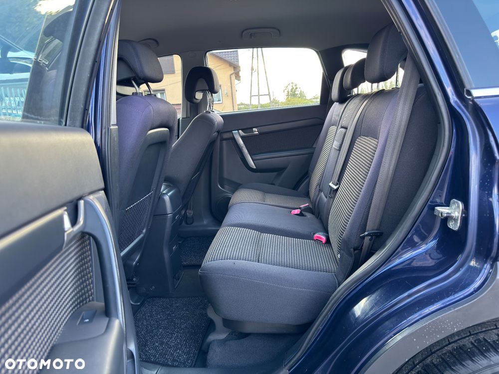 Chevrolet Captiva 2.4 LS 5os - 24