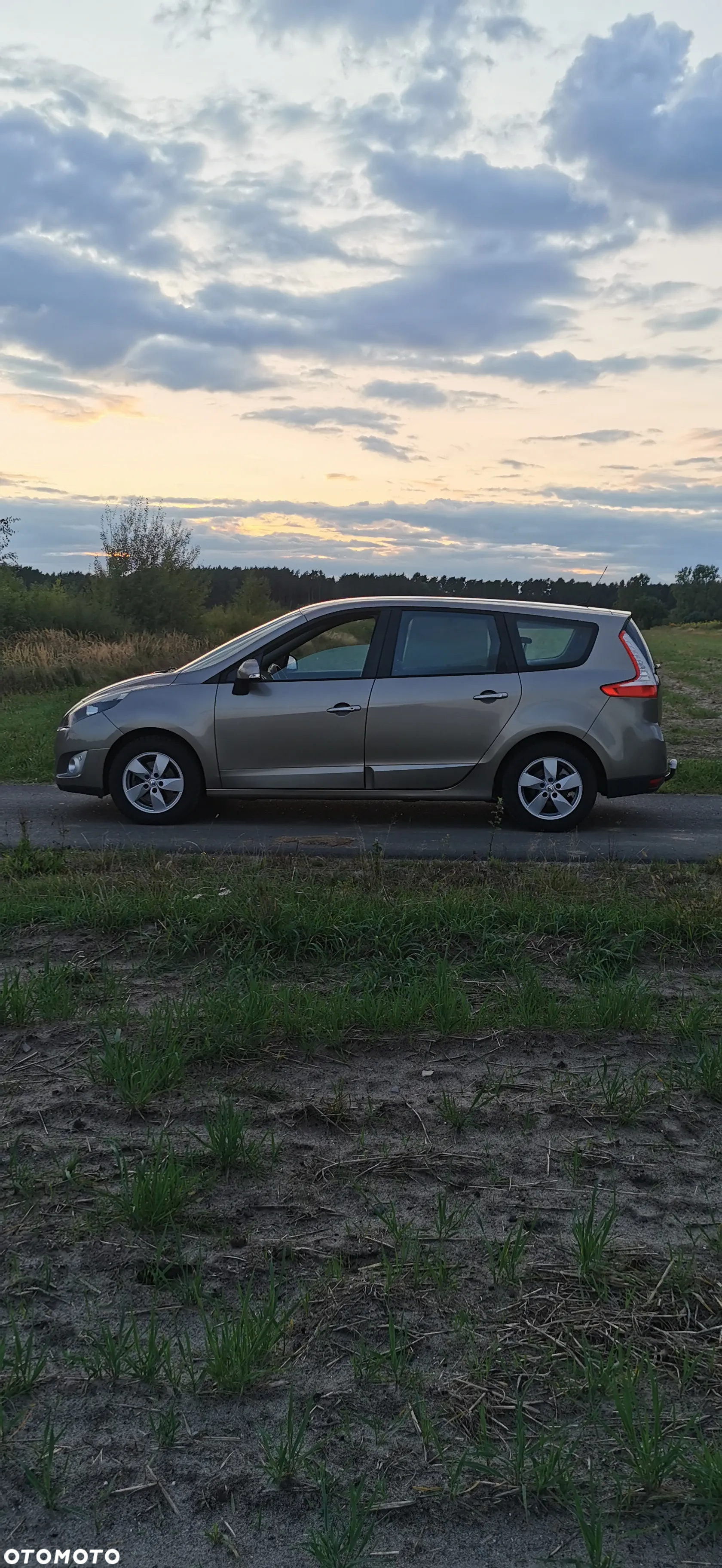 Renault Grand Scenic Gr 1.4 16V TCE TomTom Edition - 8