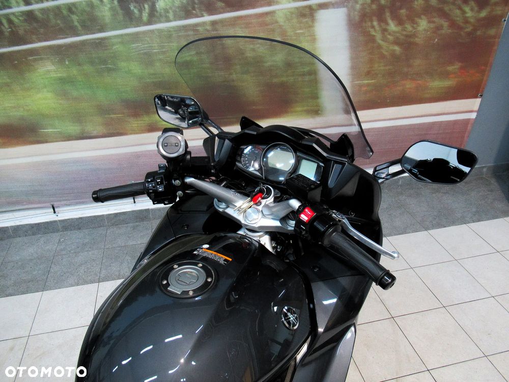 Yamaha FJR - 13