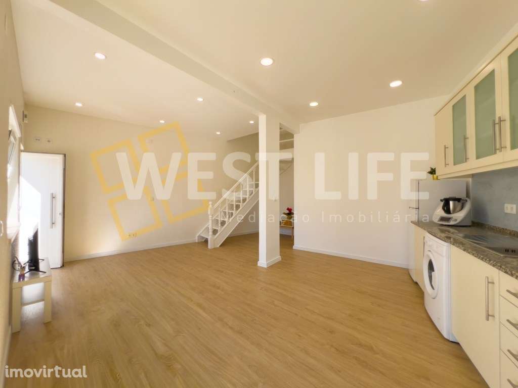 Moradia T2 totalmente remodelada com VISTA MAR a 4 minutos da praia... - Grande imagem: 3/24