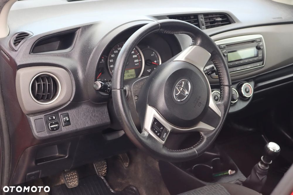 Toyota Yaris 1.33 Premium - 12