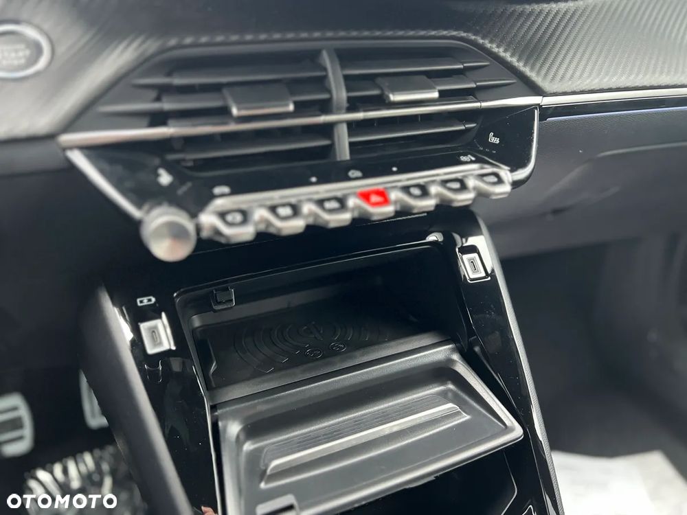 Peugeot 2008 PureTech mHEV GT e-DCS6 - 20