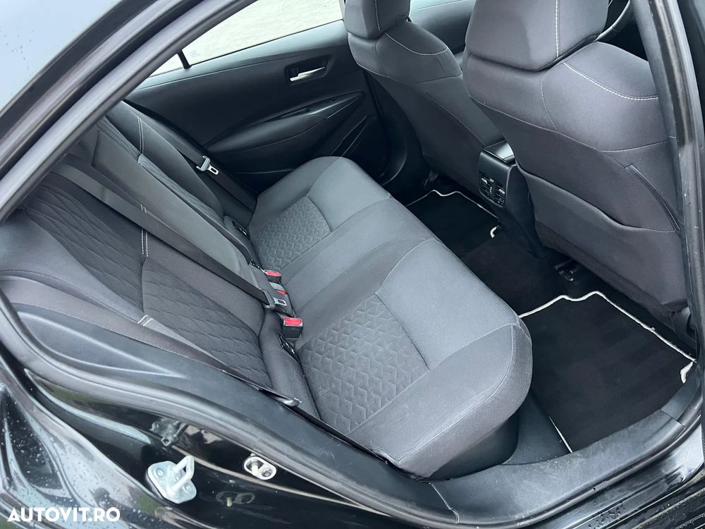 Toyota Corolla Sedan 1.8 HSD Dynamic - 12