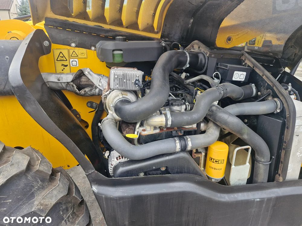 JCB 526-26 - 9