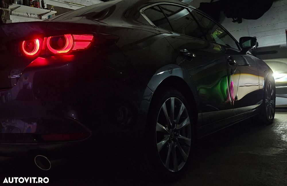 Mazda 3 e-Skyactiv X186 AT MHEV Exclusive-Line - 4