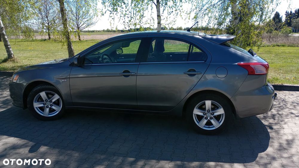 Mitsubishi Lancer 1.5 Invite - 1