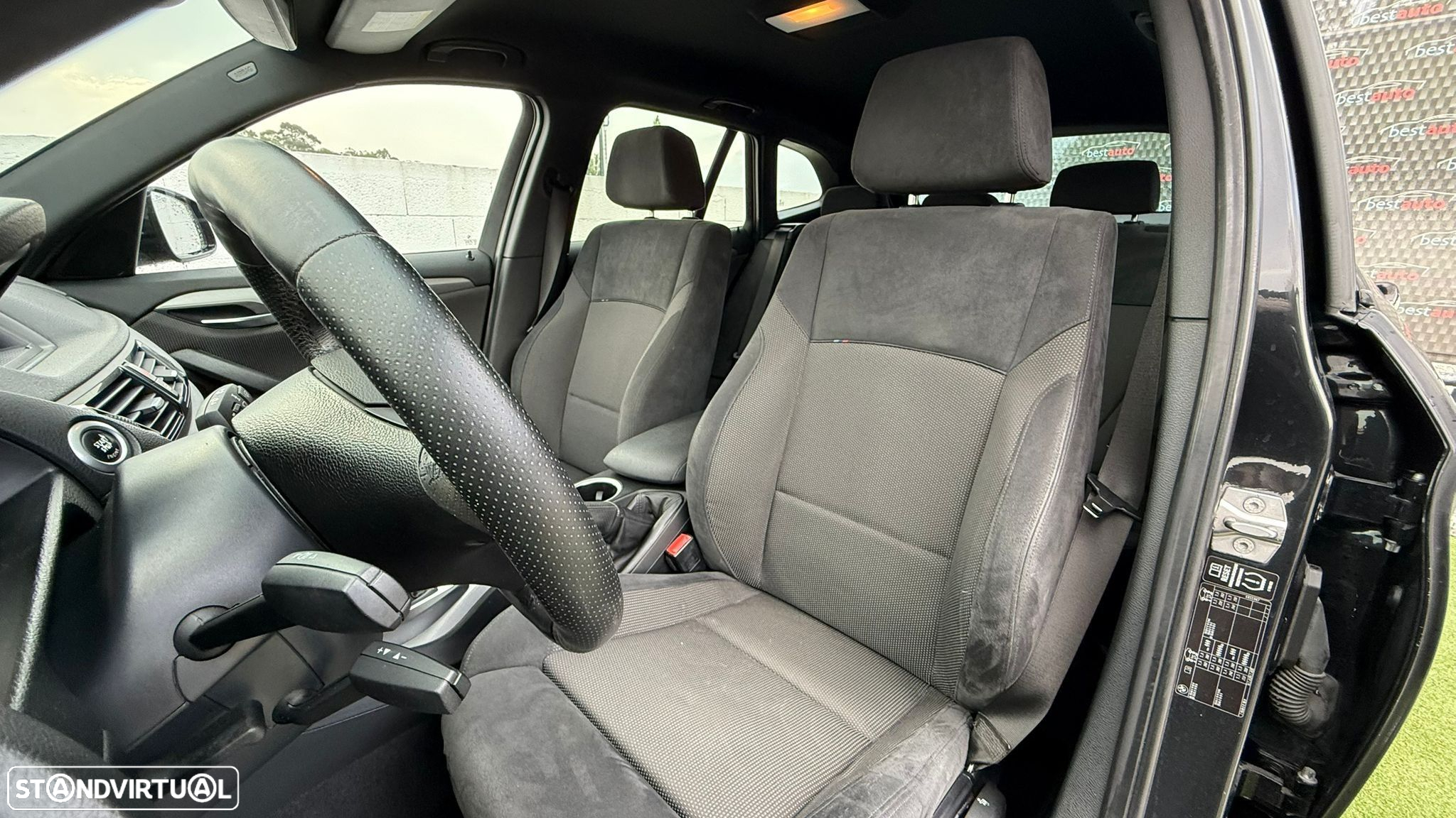 BMW X1 18 d sDrive Auto Pack M - 14