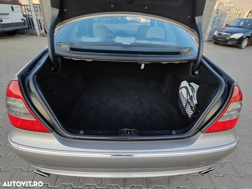 Mercedes-Benz E - 13