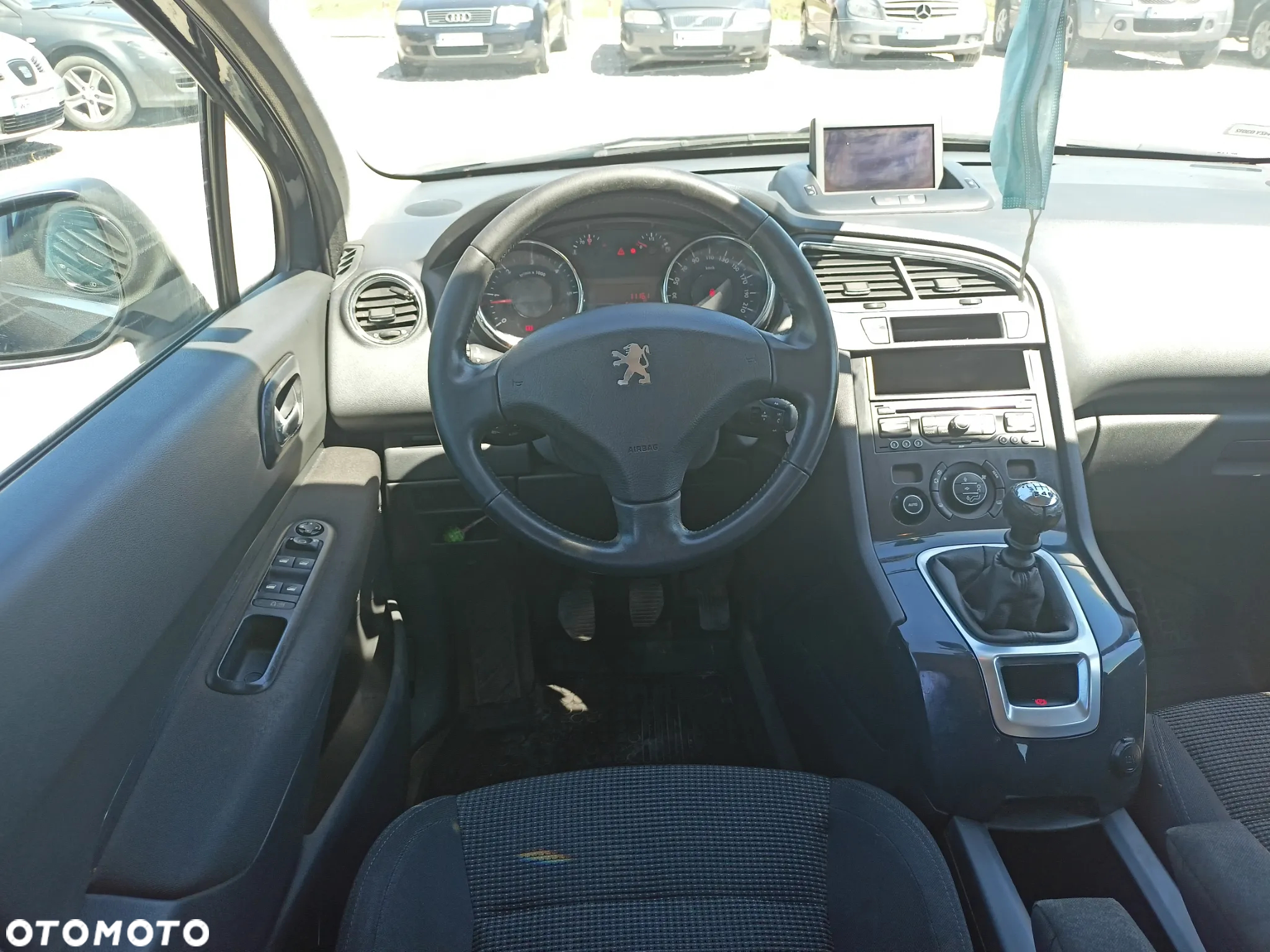 Peugeot 5008 - 10