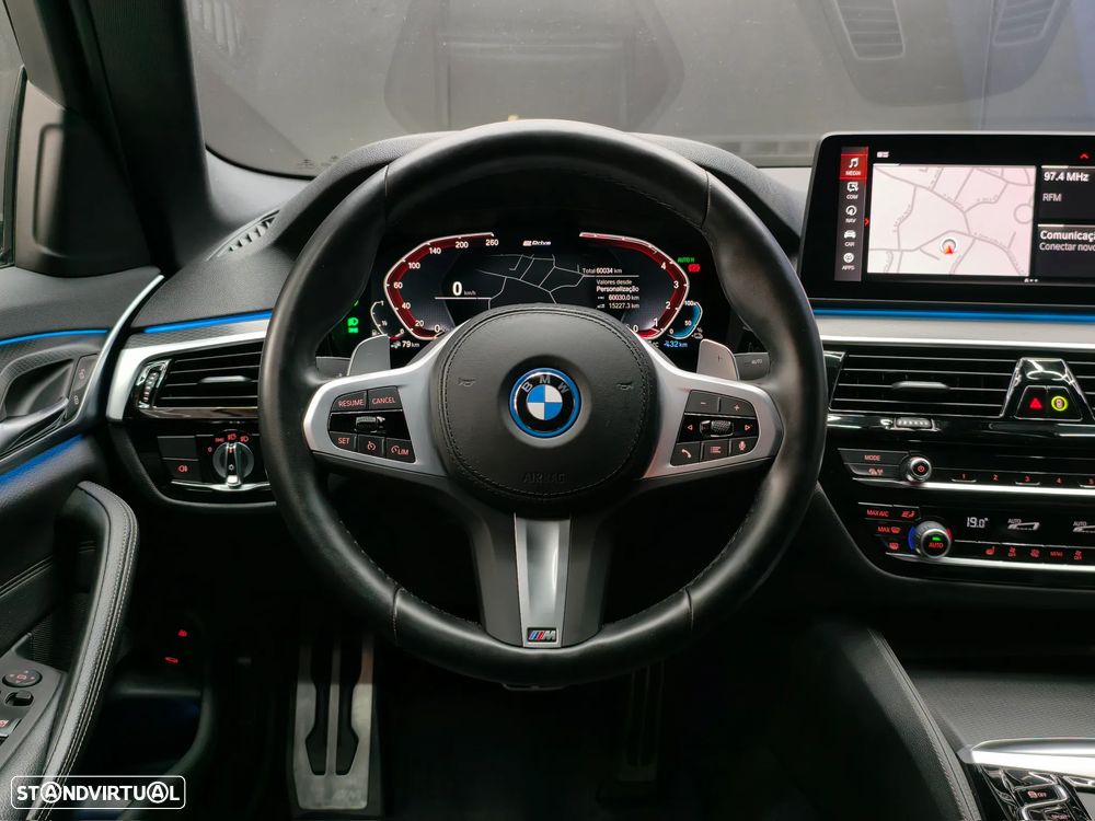 BMW 530 e Pack M - 40