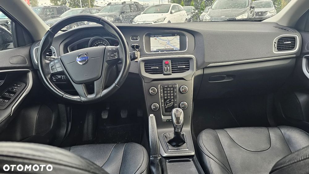 Volvo V40 D2 Momentum - 4