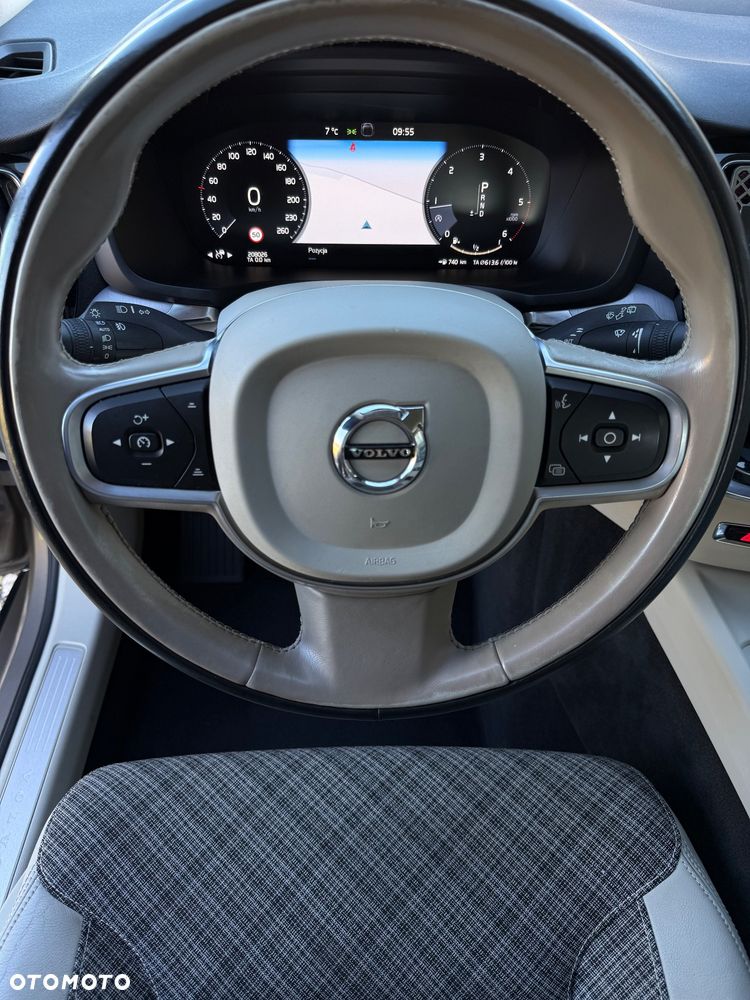 Volvo V60 D4 Momentum Pro - 28