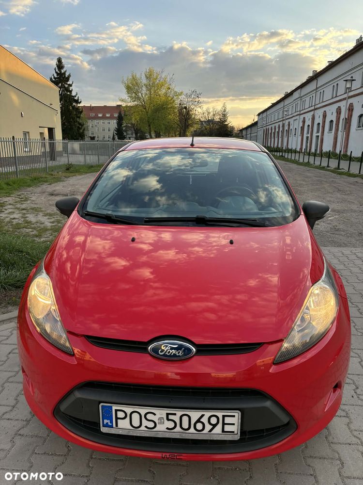 Ford Fiesta 1.3 Ambiente - 1